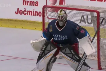 Robert Slipčenko v dresu Kajmanských ostrovů