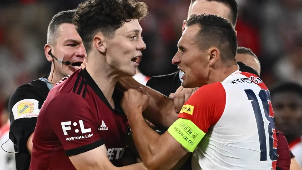 Pražské derby se neobešlo bez emocí