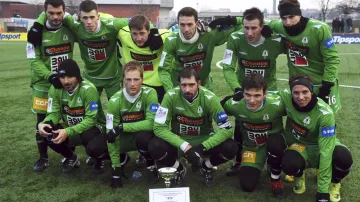 Tým Jablonce s pohárem za třetí místo