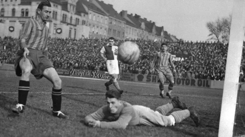 František Plánička chytal za Slavii celou kariéru bez rukavic