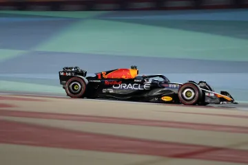 Max Verstappen ovládl úvodní závod v Bahrajnu