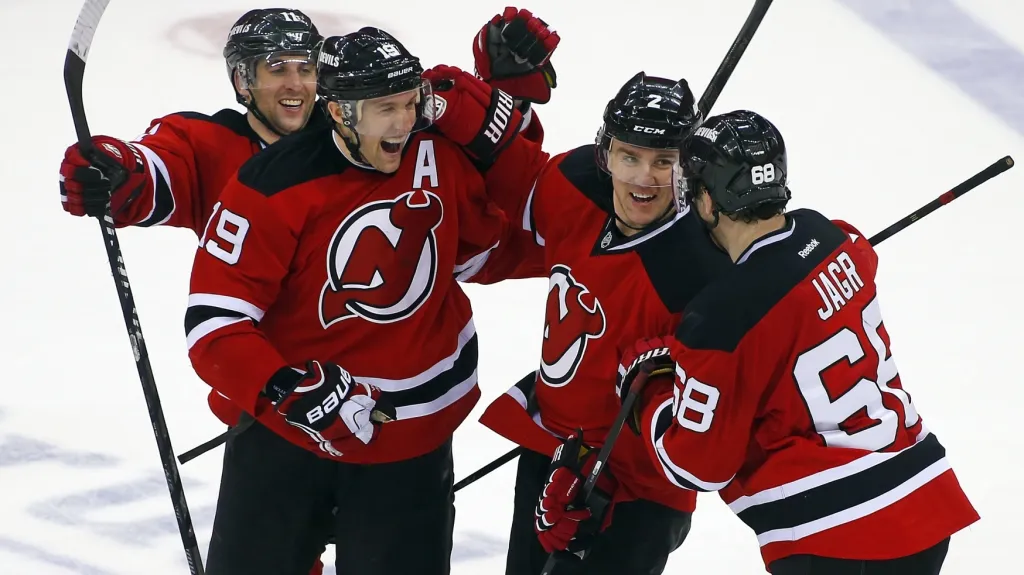 Marek Židlický slaví branku s Járomírem Jágrem