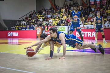 Utkání mezi Ústím nad Labem a Opavou