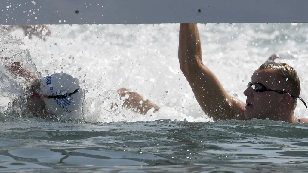 Ferry Weertman a Spiros Janniotis v cíli závodu na 10 kilometrů