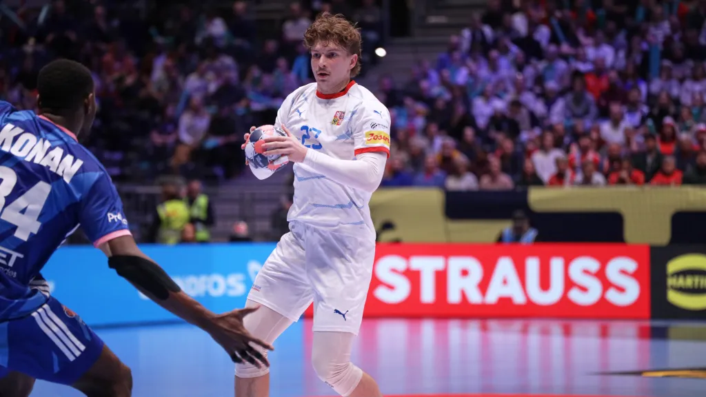 Jonáš Josef v utkání proti Francii na ME házenkářů