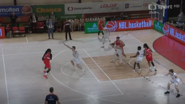 Závěr utkání Slavia Praha – Pardubice