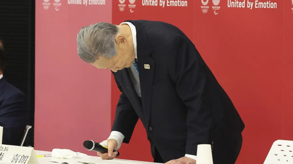 Předseda organizačního výboru her v Tokiu Joširo Mori rezignoval