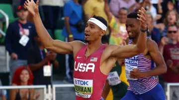 Finále běhu na 400 metrů se zlatým Normanem