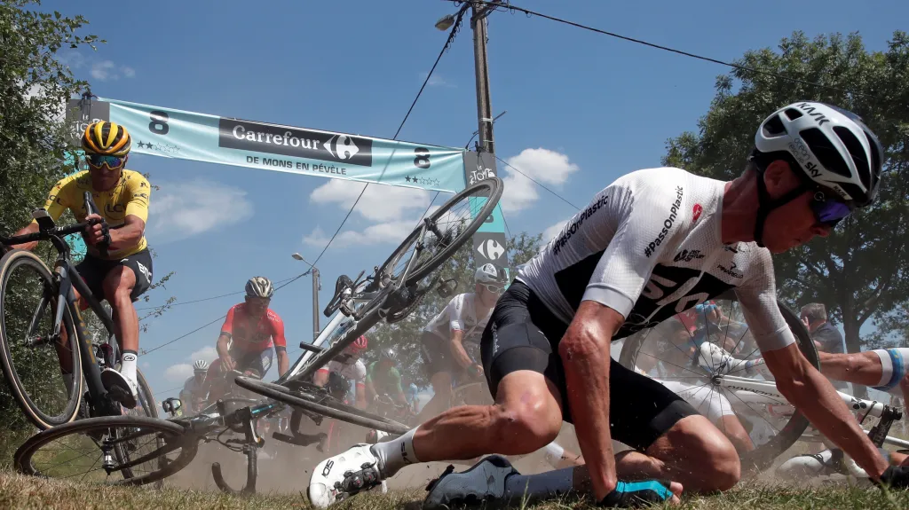 Chris Froome po pádu v deváté etapě