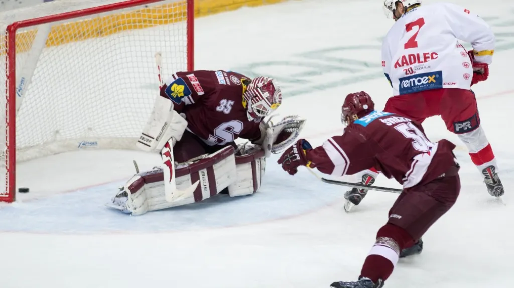 Gól Kadlece v derby se Spartou