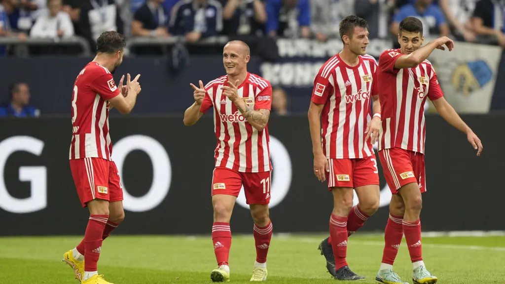 Fotbalisté Leverkusenu si po výhře 3:0 nad Mohučí připsali první letošní výhru