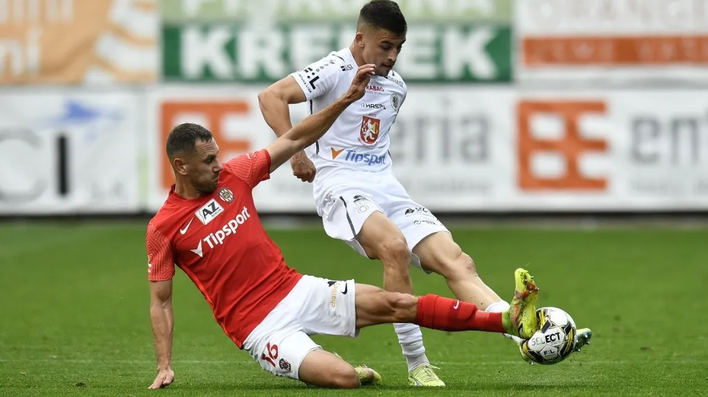 Róbert Matejov z Brna v souboji se Štěpánem Harazimem z Hradce