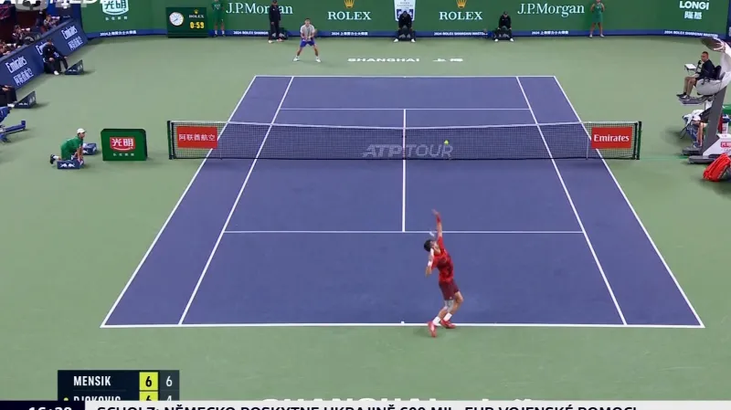 Menšík v Šanghaji trápil Djokoviče, ale prohrál ve třech setech
