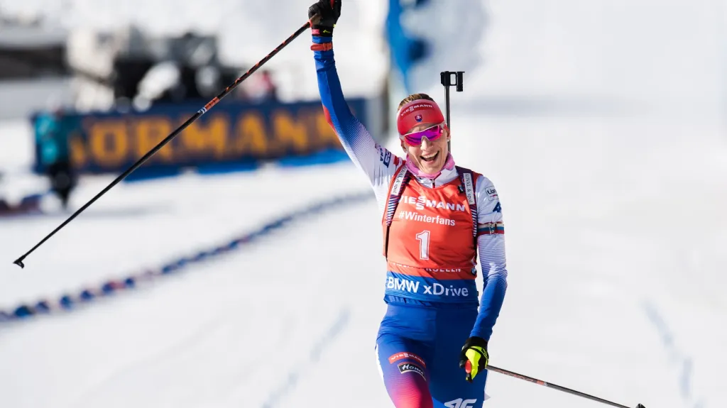 Slavící Anastasia Kuzminová po stíhačce v Oslu