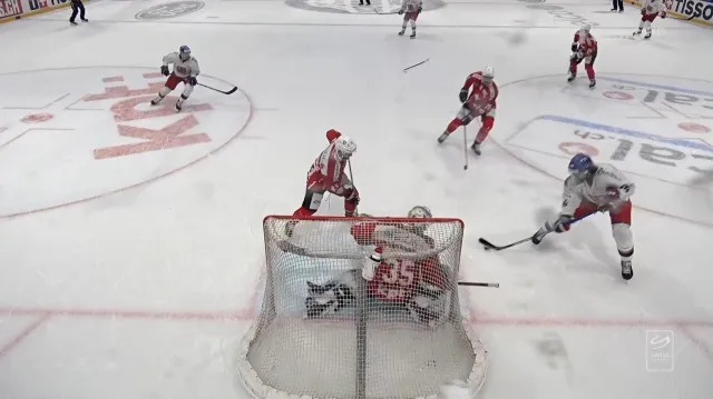 Gól v utkání Švýcarsko – Česko: Stránský – 0:2 (20. min.)