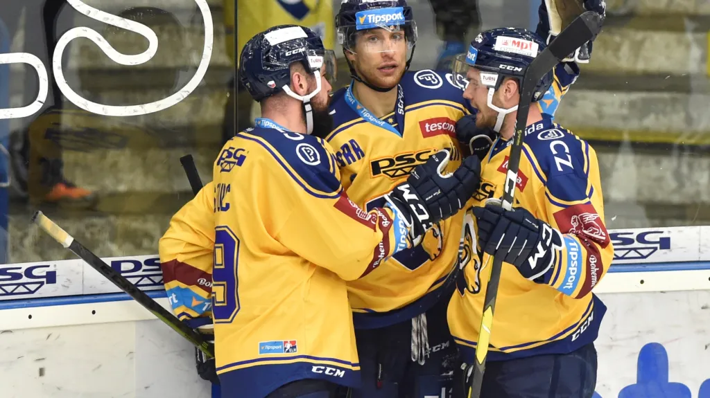 Zlínský Bedřich Köhler se raduje se spoluhráči