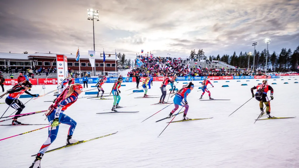 Start smíšené štafety v Kontiolahti