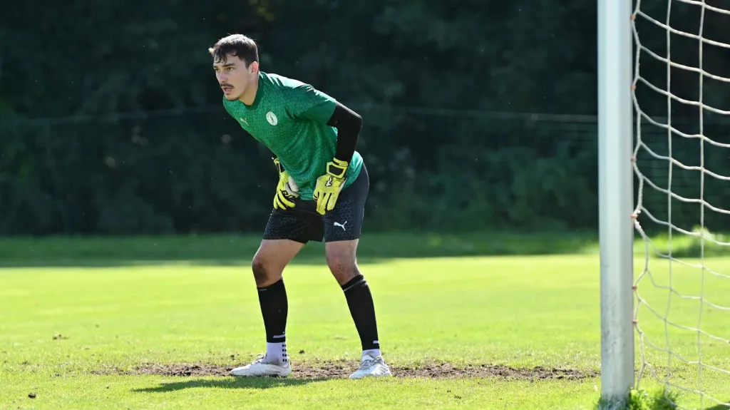 Brankář Martin Jedlička na tréninku Bohemians 1905