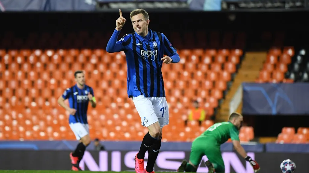 Josip Iličič z Atalanty se raduje z gólu v osmifinále LM ve Valencii