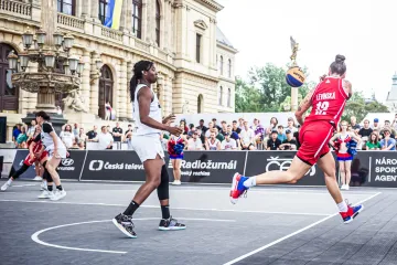 České basketbalistky v utkání proti Mongolkám