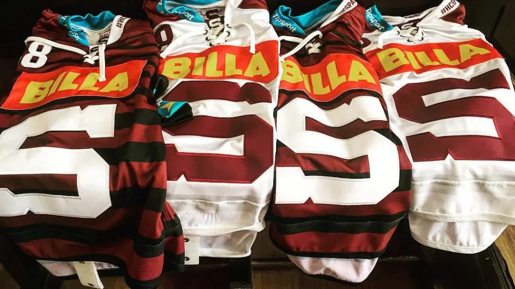 Nové dresy hokejové Sparty