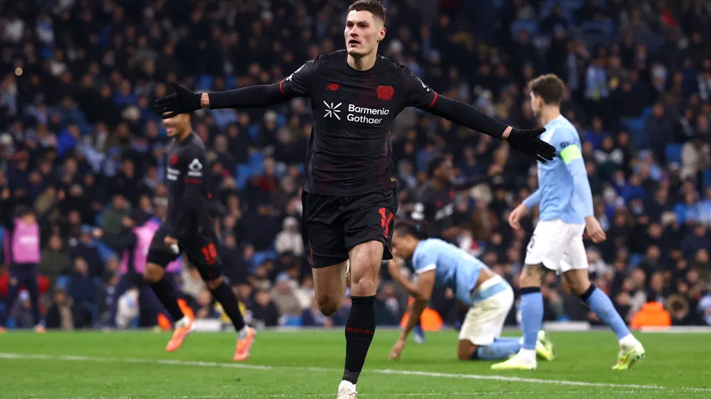 Patrik Schick slaví gól v zápase Leverkusenu s Manchester City