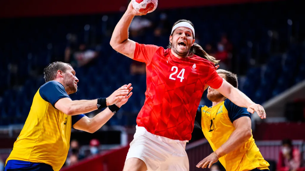 Dánský házenkář Mikkel Hansen proti Švédsku