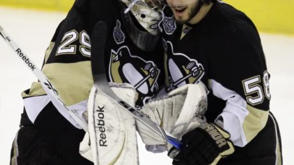 Hráči Pittsburghu se radují z vítězství