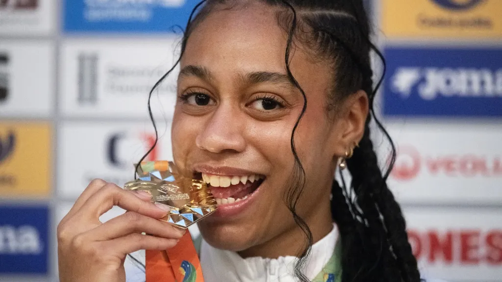 Lurdes Gloria Manuel