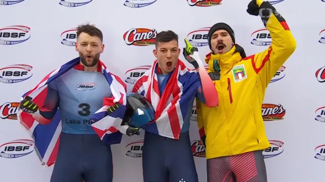 Záverečné jízdy medailistů mužského skeletonu