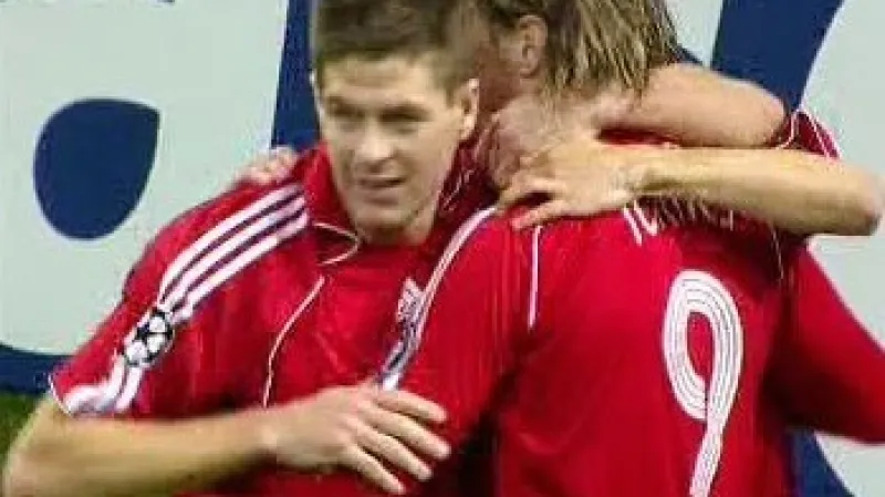 Torres se raduje s Gerrardem