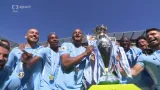Hráči Manchesteru City převzali pohár pro vítěze Premier League