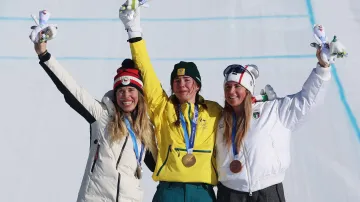 Medailový ceremoniál se stříbrnou Evou Adamczykovou