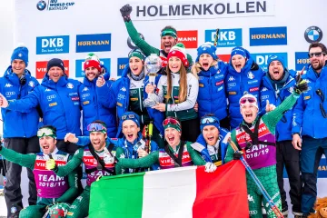 Dorothea Wiererová slaví s italským týmem zisk velkého křišťálového glóbu