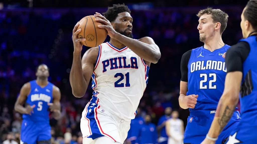 Joel Embiid v utkání s Orlandem