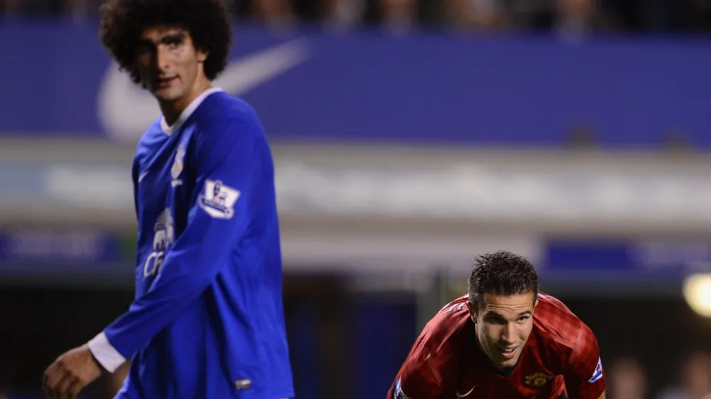 Nejsledovanější postavy utkání - van Persie a Fellaini