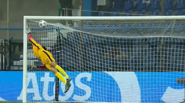 Gól v utkání Černá Hora – Česko: Červ – 0:1 (3. min.)