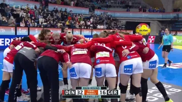 Dánky v duelu jistých čtvrtfinalistů rozdrtily Německo