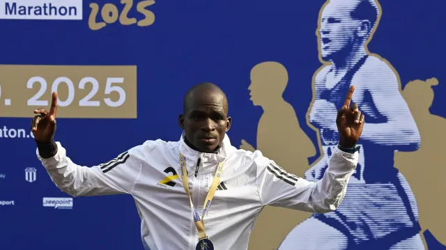 Trofeje pro vítěze Zlatého maratonu Emila Zátopka putují do Keni