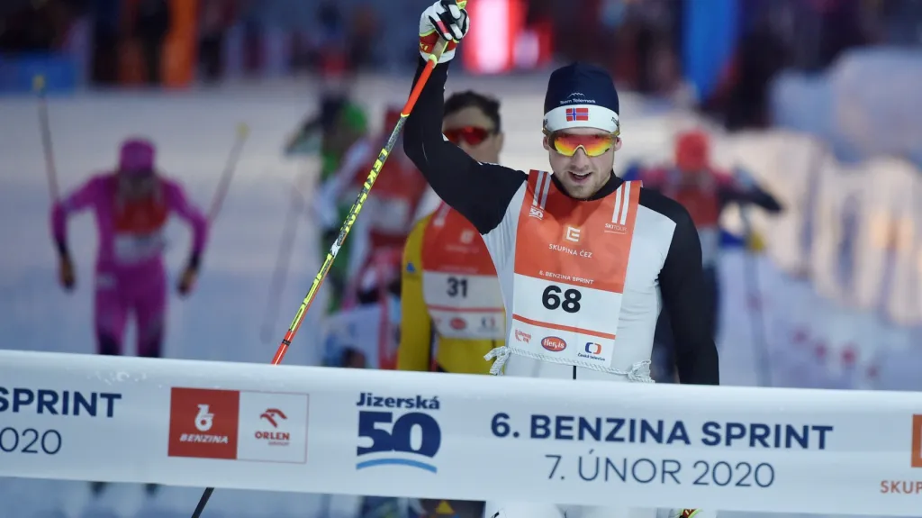 Even Northug se raduje z výhry ve sprintu na Jizerské padesátce