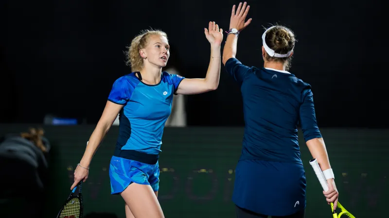 Krejčíková a Siniaková vyhrály na Masters bez porážky skupinu