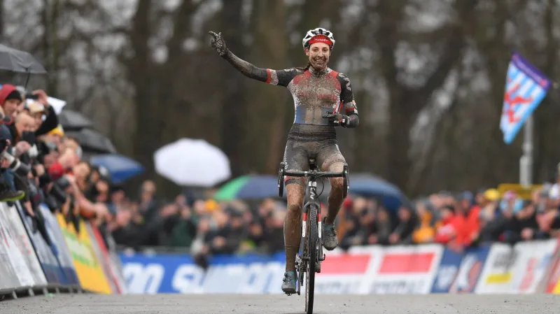 Brandová kralovala cyklokrosařkám v Namuru