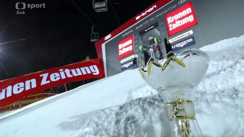 Nejdůležitější momenty 2. kola slalomu ve Schladmingu a běžící fanynka