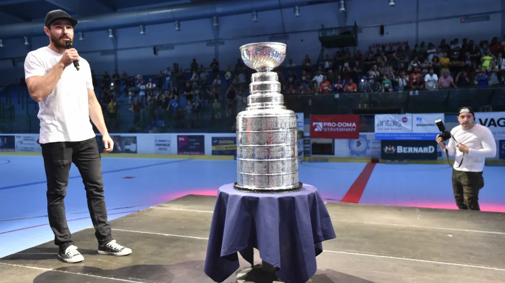 Kempný se Stanley Cupem v Hodoníně