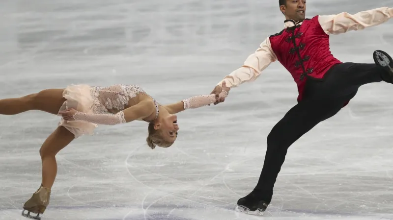 Savchenková - Szolkowy mistry světa, Asadaová má světový rekord