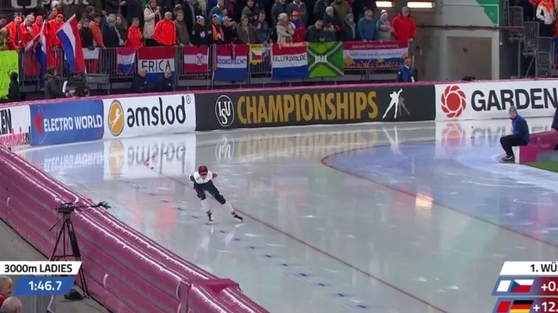 Jízda Zdráhalové na trati 3000 metrů v rámci MS ve víceboji