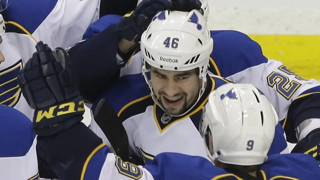 Roman Polák se raduje ze svého prvního gólu v sezoně