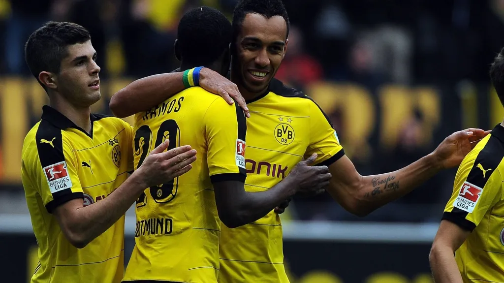 Slavící fotbalisté Dortmundu