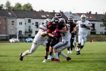Gladiators uhájili proti Přerovu neporazitelnost, Znojmo dominovalo v Brně