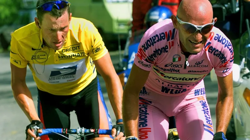 Pantani s Armstrongem na Tour 2000
